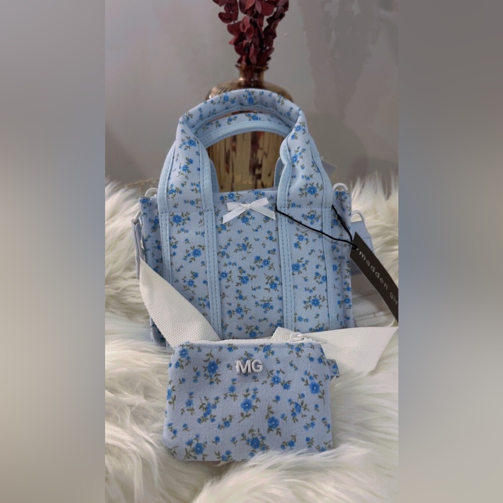 Madden Girl Blue Floral Women's Bag Set